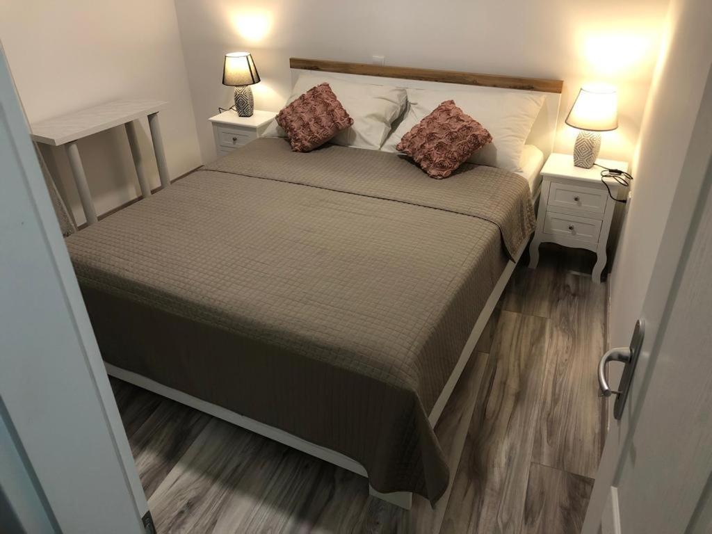 ספליט Rooms And Apartments Emily מראה חיצוני תמונה