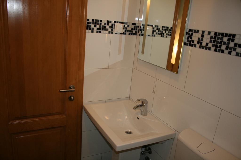 ספליט Rooms And Apartments Emily מראה חיצוני תמונה