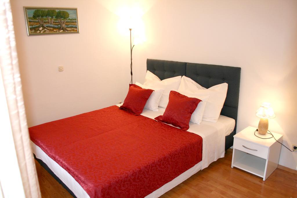 ספליט Rooms And Apartments Emily מראה חיצוני תמונה