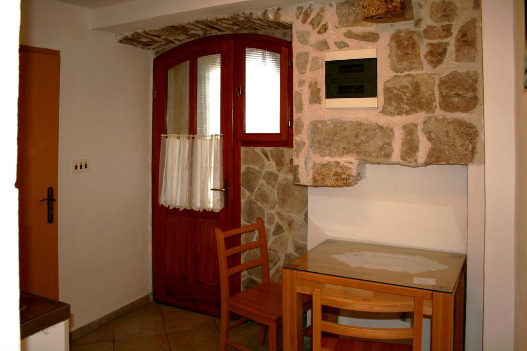 ספליט Rooms And Apartments Emily מראה חיצוני תמונה