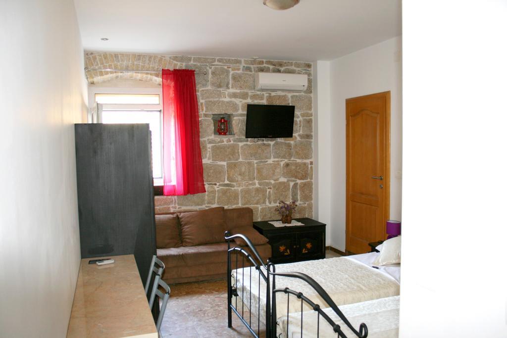 ספליט Rooms And Apartments Emily מראה חיצוני תמונה