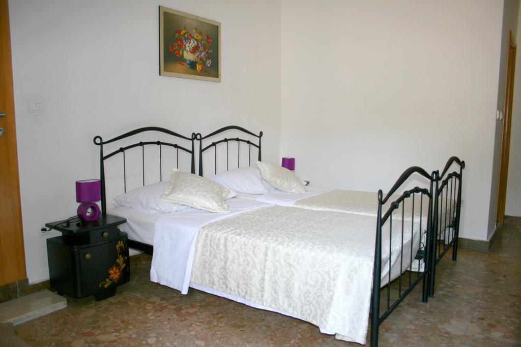 ספליט Rooms And Apartments Emily מראה חיצוני תמונה