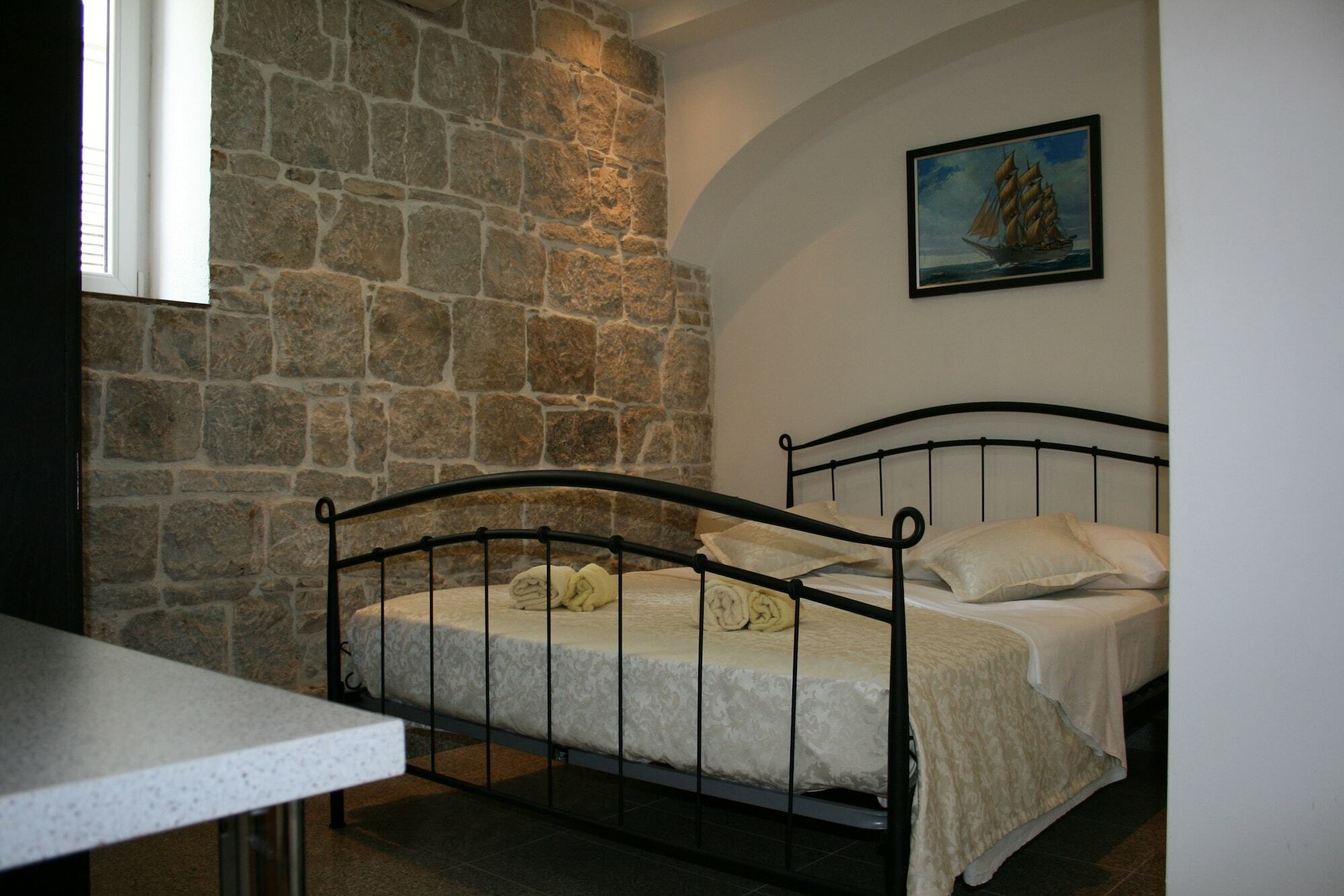 ספליט Rooms And Apartments Emily מראה חיצוני תמונה